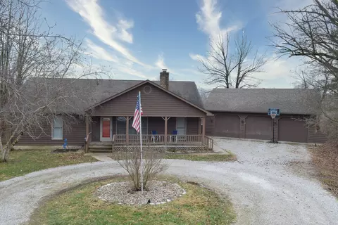 28 Sunset Dr, Greencastle, IN 46135