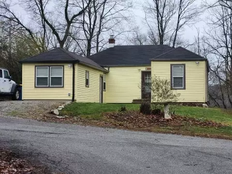 10237 Mohawk Dr, Indianapolis, IN 46236