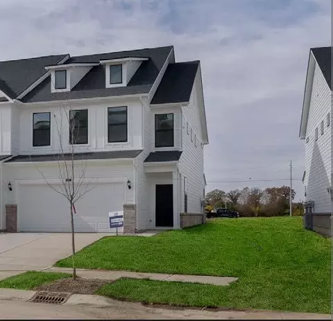 3252 Morab Dr, Zionsville, IN 46077