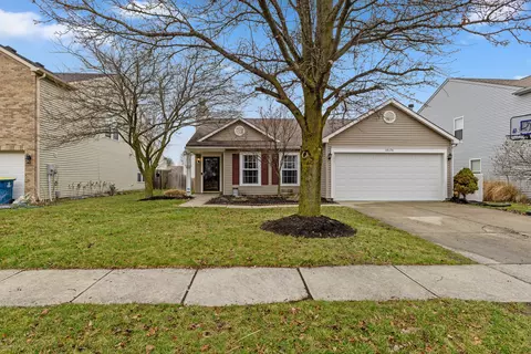 10174 Apple Blossom Cir, Fishers, IN 46038