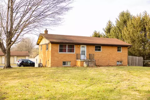 7946 Mann Rd, Indianapolis, IN 46221