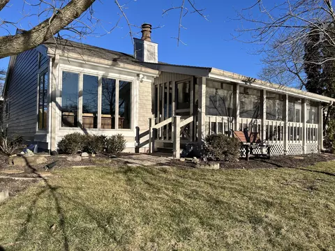 8454 Shoreway Dr, Indianapolis, IN 46240