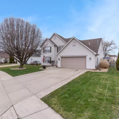 1062 Springwater Cir, Greenwood, IN 46143