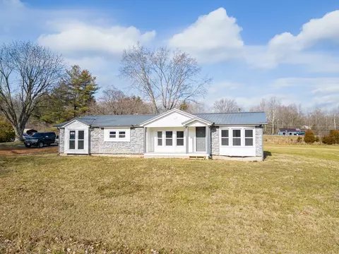 10752 W Old Nashville Rd, Columbus, IN 47201