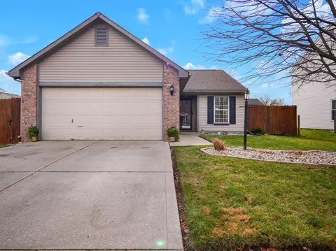 18556 Harvest Meadows Dr E, Westfield, IN 46074