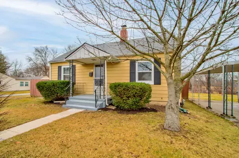 221 E 39th St, Anderson, IN 46013