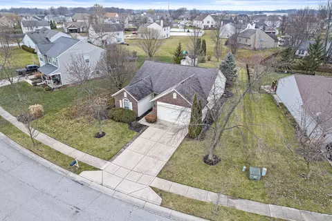 1118 Kinross Dr, Avon, IN 46123