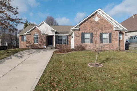 10090 Niagara Dr, Fishers, IN 46037