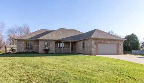 64 Adams Ct, Whiteland, IN 46184