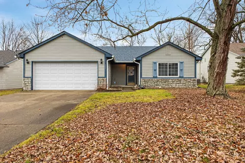 882 Meadow Ct, Mooresville, IN 46158