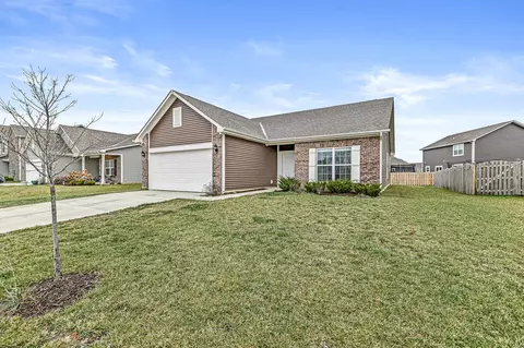 1256 W Crystal Dr, Fortville, IN 46040