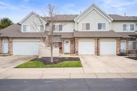 9480 Avon Strand #B, Avon, IN 46123