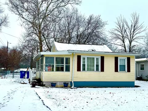 305 Strawberry Ln, Indianapolis, IN 46219