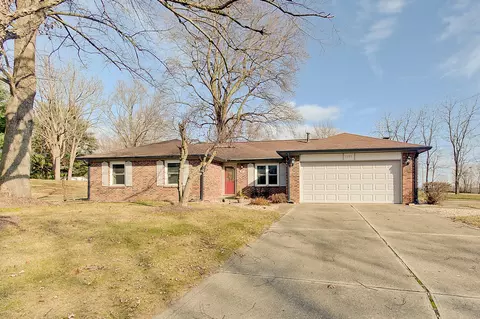 5203 Kathie Ct, Greenwood, IN 46143