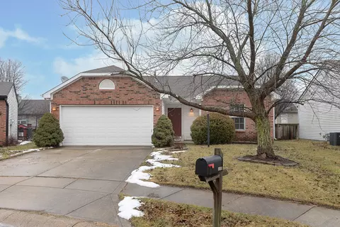5033 Rocky Mountain Dr, Indianapolis, IN 46237