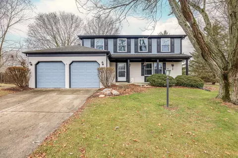 12204 Colbarn Pl, Fishers, IN 46038