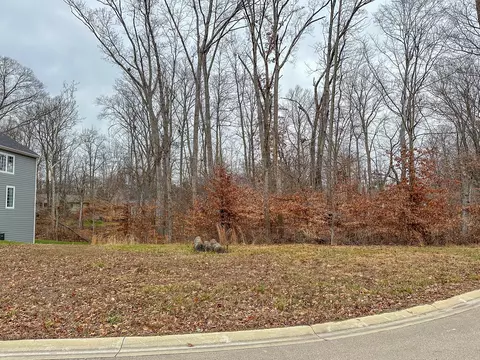 5086 Oak Ridge Trl, Columbus, IN 47201