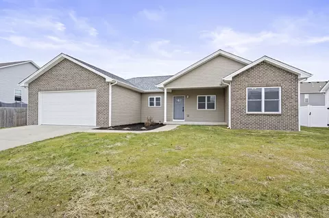 4678 Bayview Dr, Columbus, IN 47203