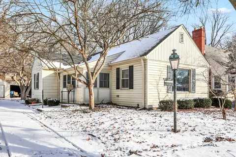 2524 E 58th St, Indianapolis, IN 46220