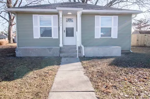 2221 Keller Ave, Columbus, IN 47201