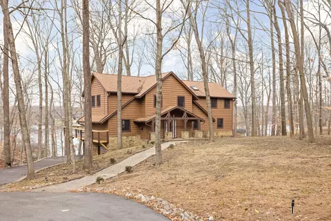 7749 S Indian Ridge Dr, Trafalgar, IN 46181