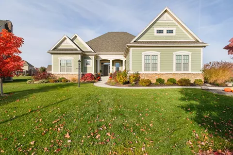 13947 Amber Meadow Dr E, Fishers, IN 46038