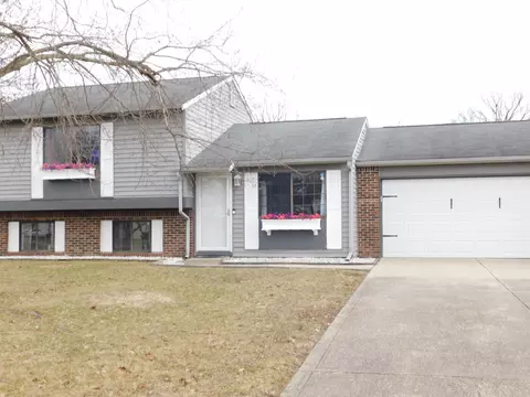 8251 Devonshire Rd, Columbus, IN 47201 photo 2