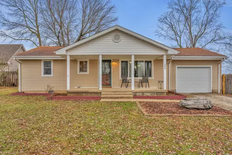 504 E Gatewood Dr, Westport, IN 47283