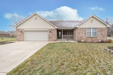 2411 Shorewood Dr, Lebanon, IN 46052