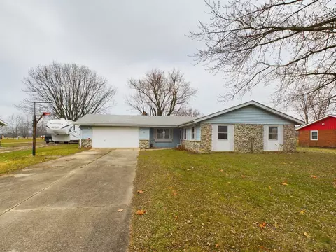 1408 W Crestview Dr, Muncie, IN 47302