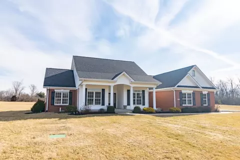 2800 Woodland Dr, New Castle, IN 47362