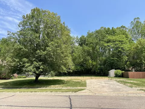 587 Crestpoint Ln, Plainfield, IN 46168 photo 1