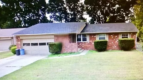 8639 Stonewall Dr, Indianapolis, IN 46231
