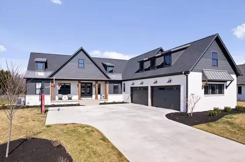 15173 Grassy Creek Ln, Carmel, IN 46033