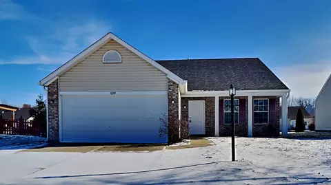 12247 Split Granite Dr, Fishers, IN 46037
