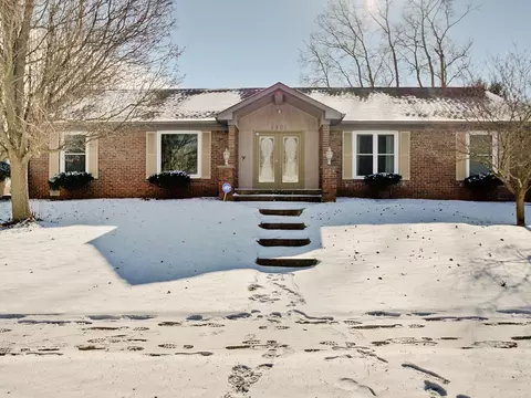 8801 Beckford Dr, Indianapolis, IN 46234