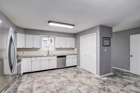 8791 Surrey Dr, Pendleton, IN 46064 photo 10