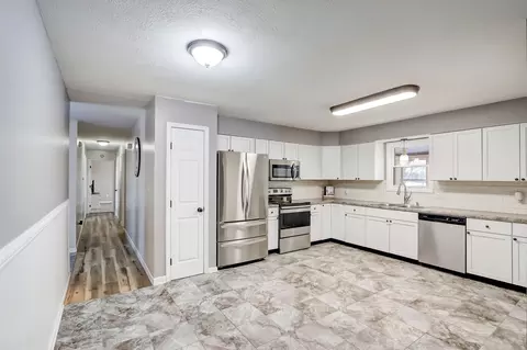 8791 Surrey Dr, Pendleton, IN 46064 photo 9
