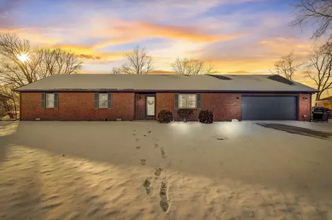 8791 Surrey Dr, Pendleton, IN 46064
