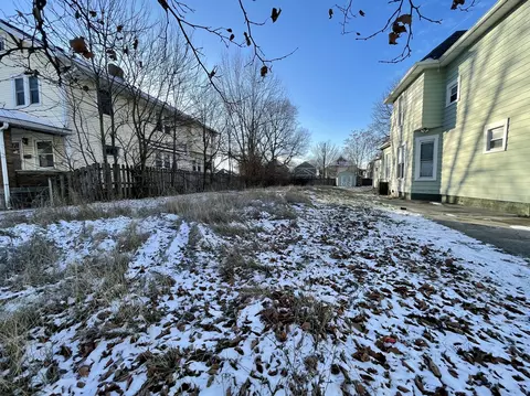 2442 Carrollton Ave, Indianapolis, IN 46205