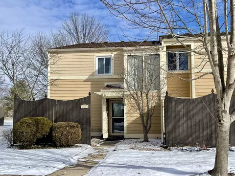 641 Cobblestone Rd, Avon, IN 46123