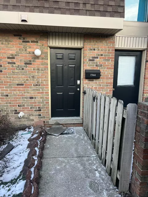 7344 Country Brook Dr, Indianapolis, IN 46260