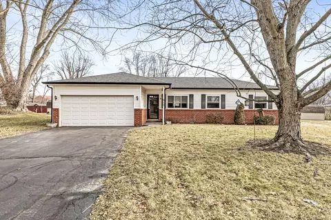915 S Briarwood Dr, Brownsburg, IN 46112