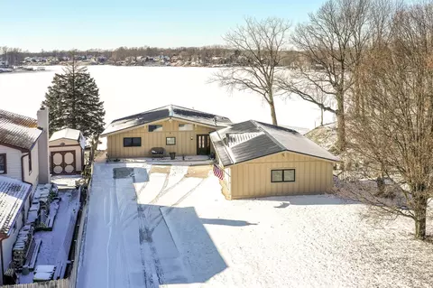 1040 Shoreline Dr, Cicero, IN 46034