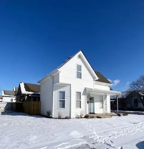 104 W Locust St, Shelbyville, IN 46176