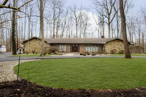6579 Lake Forest Dr, Avon, IN 46123