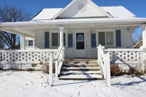 304 West St, Dunreith, IN 47337