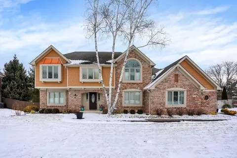 806 Arrowwood Dr, Carmel, IN 46033