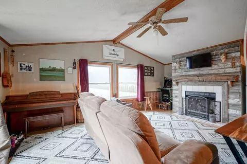 Living - 10029 S 400 E, Markleville, IN 46056 photo 4 of 5