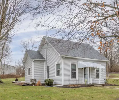 102 S West St, Spiceland, IN 47385